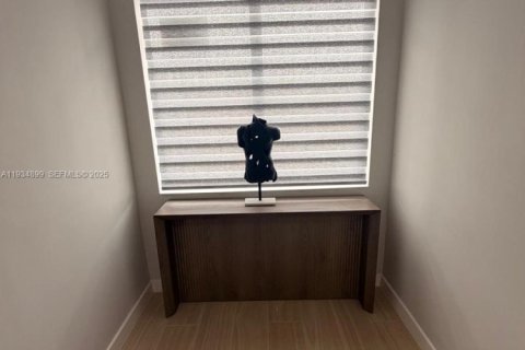 Apartamento en alquiler en Miami, Florida, 2 dormitorios, 68.28 m2 № 1993046 - foto 13