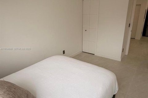 Apartamento en alquiler en Miami, Florida, 2 dormitorios, 68.28 m2 № 1993046 - foto 10