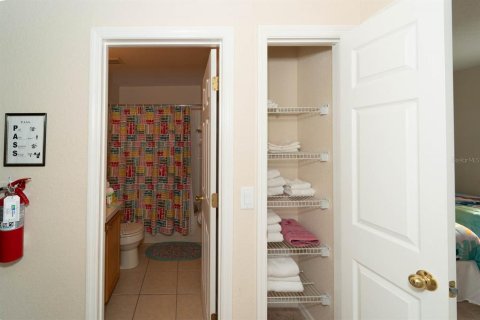Townhouse in Davenport, Florida 4 bedrooms, 172.43 sq.m. № 1853390 - photo 28