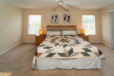 Townhouse in Davenport, Florida 4 bedrooms, 172.43 sq.m. № 1853390 - photo 17