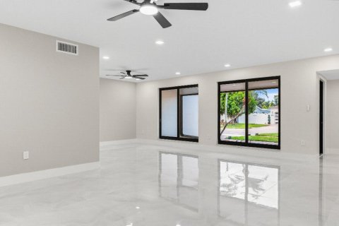Villa ou maison à vendre à Cooper City, Floride: 4 chambres, 159.51 m2 № 2424788 - photo 10