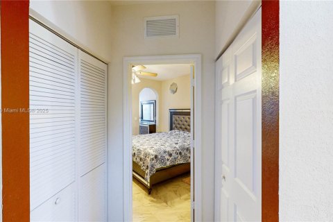 Casa en venta en Homestead, Florida, 5 dormitorios, 343.37 m2 № 1973628 - foto 28