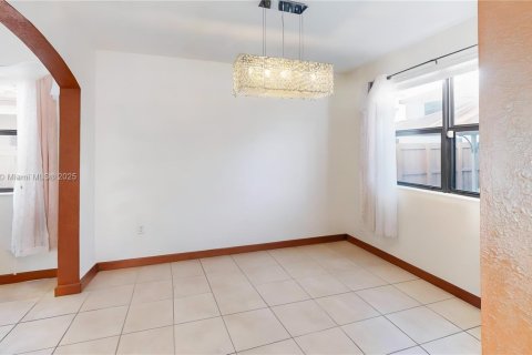 Casa en venta en Homestead, Florida, 5 dormitorios, 343.37 m2 № 1973628 - foto 22