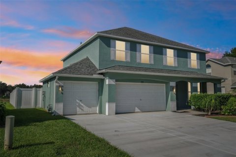 House in Brandon, Florida 4 bedrooms, 240.99 sq.m. № 2238016 - photo 9