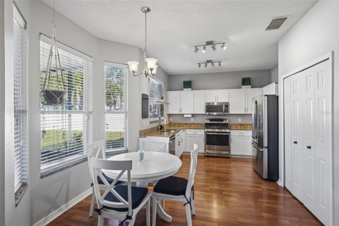 House in Brandon, Florida 4 bedrooms, 240.99 sq.m. № 2238016 - photo 21