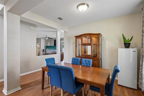 House in Brandon, Florida 4 bedrooms, 240.99 sq.m. № 2238016 - photo 16