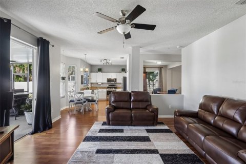 House in Brandon, Florida 4 bedrooms, 240.99 sq.m. № 2238016 - photo 22