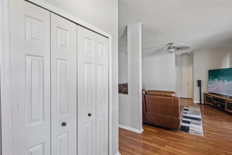 House in Brandon, Florida 4 bedrooms, 240.99 sq.m. № 2238016 - photo 26