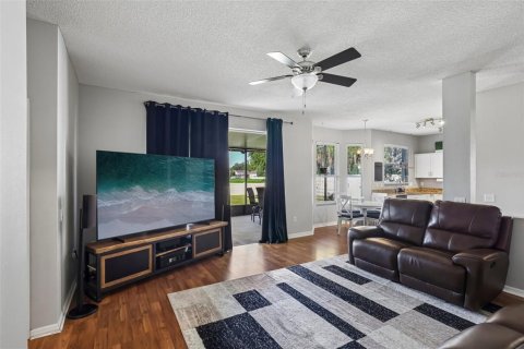 House in Brandon, Florida 4 bedrooms, 240.99 sq.m. № 2238016 - photo 25