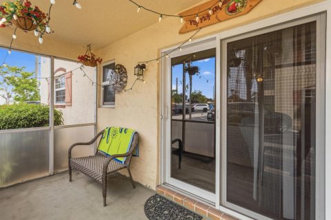 Copropriété à vendre à Pompano Beach, Floride: 2 chambres, 92.9 m2 № 2089398 - photo 11