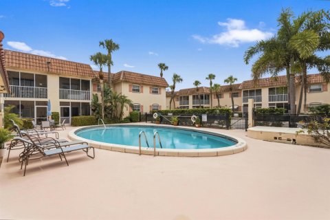 Copropriété à vendre à Pompano Beach, Floride: 2 chambres, 92.9 m2 № 2089398 - photo 13