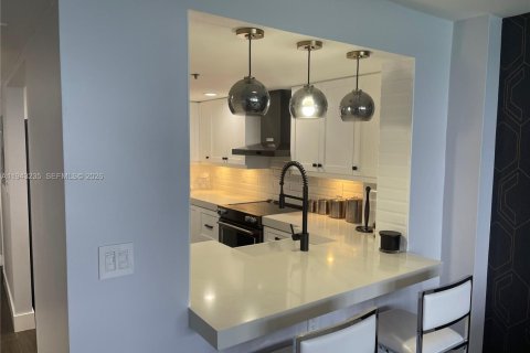 Copropriété à vendre à Miami Beach, Floride: 2 chambres, 96.06 m2 № 1999551 - photo 4