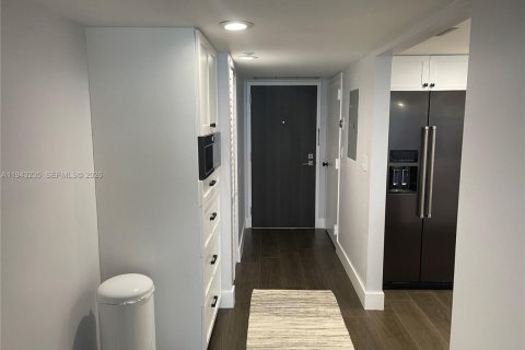 Copropriété à vendre à Miami Beach, Floride: 2 chambres, 96.06 m2 № 1999551 - photo 6