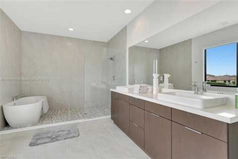 House in Ave Maria, Florida 4 bedrooms, 306.58 sq.m. № 1938668 - photo 27