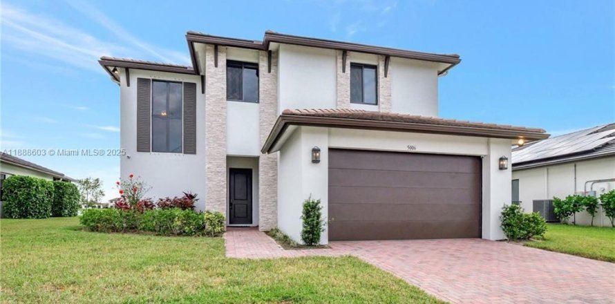 House in Ave Maria, Florida 4 bedrooms, 306.58 sq.m. № 1938668