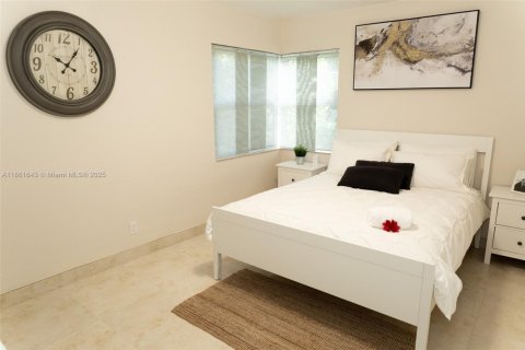 House in Dania Beach, Florida 3 bedrooms, 102.01 sq.m. № 1892501 - photo 21