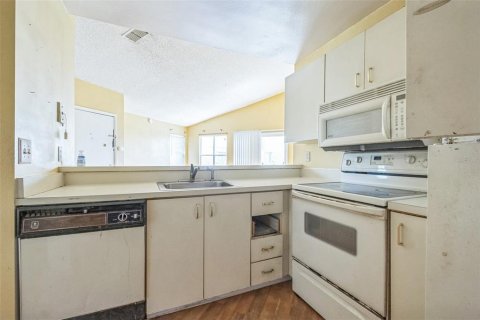 Condo in Orlando, Florida, 2 bedrooms  № 1843895 - photo 9