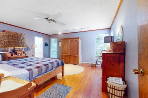 House in Coral Gables, Florida 4 bedrooms, 288.46 sq.m. № 1987369 - photo 19