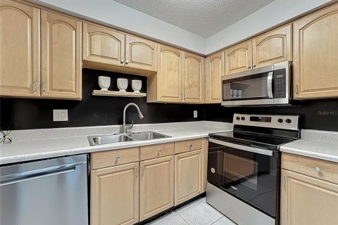 Condo in Casselberry, Florida, 2 bedrooms  № 1908801 - photo 8