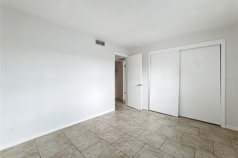 Condo in Casselberry, Florida, 2 bedrooms  № 1908801 - photo 9