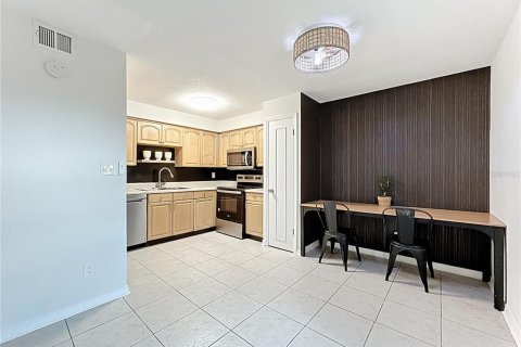 Condo in Casselberry, Florida, 2 bedrooms  № 1908801 - photo 7