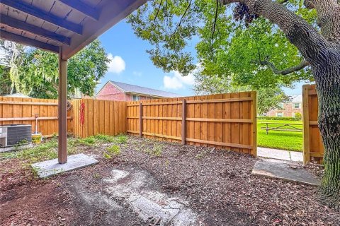 Condo in Casselberry, Florida, 2 bedrooms  № 1908801 - photo 16
