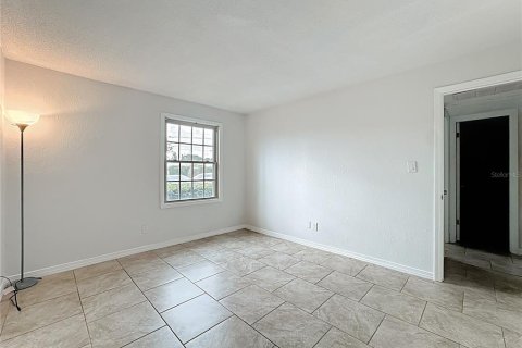 Condo in Casselberry, Florida, 2 bedrooms  № 1908801 - photo 12
