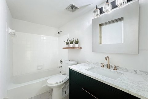 Condo in Casselberry, Florida, 2 bedrooms  № 1908801 - photo 14