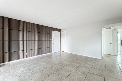 Condo in Casselberry, Florida, 2 bedrooms  № 1908801 - photo 4