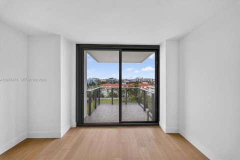 Copropriété à louer à Bay Harbor Islands, Floride: 2 chambres, 117.71 m2 № 2387894 - photo 24
