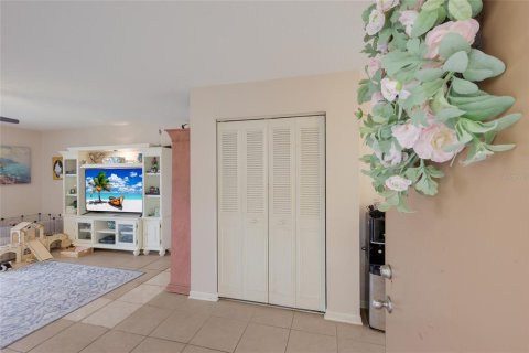Купить кондоминиум в Брейдентон, Флорида 6 комнат, 85.93м2, № 2218879 - фото 3