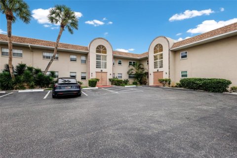 Condo in Bradenton, Florida, 2 bedrooms № 2218879