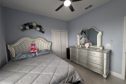 House in Poinciana, Florida 4 bedrooms, 159.98 sq.m. № 2106115 - photo 13