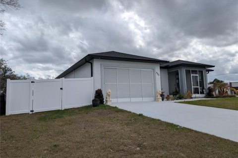 House in Poinciana, Florida 4 bedrooms, 159.98 sq.m. № 2106115 - photo 2