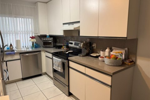 Townhouse in Miami Lakes, Florida 3 bedrooms, 146.97 sq.m. № 1825693 - photo 9