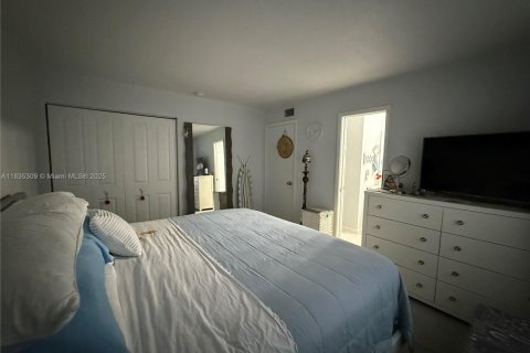 Townhouse in Miami Lakes, Florida 3 bedrooms, 146.97 sq.m. № 1825693 - photo 6