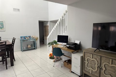 Townhouse in Miami Lakes, Florida 3 bedrooms, 146.97 sq.m. № 1825693 - photo 11