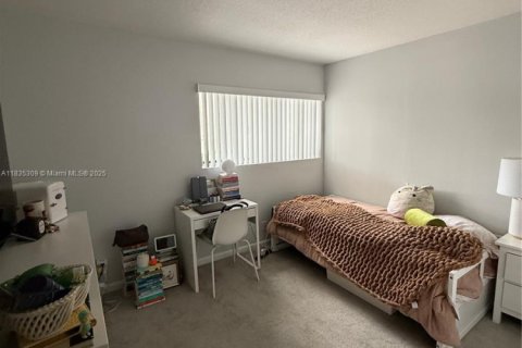 Townhouse in Miami Lakes, Florida 3 bedrooms, 146.97 sq.m. № 1825693 - photo 21
