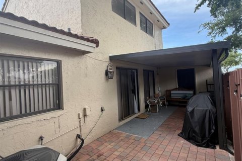 Townhouse in Miami Lakes, Florida 3 bedrooms, 146.97 sq.m. № 1825693 - photo 19