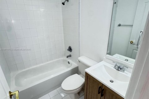 Touwnhouse à louer à Miami, Floride: 3 chambres, 148.64 m2 № 1923911 - photo 11