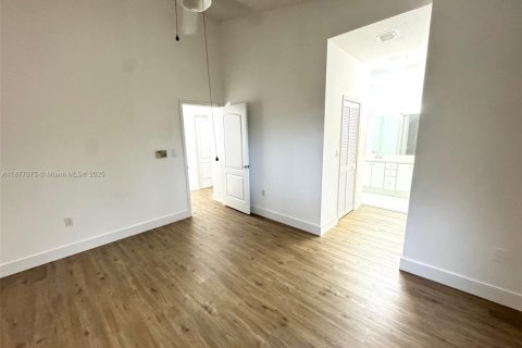 Touwnhouse à louer à Miami, Floride: 3 chambres, 148.64 m2 № 1923911 - photo 16