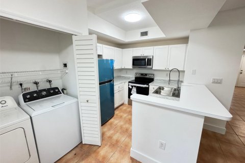 Touwnhouse à louer à Miami, Floride: 3 chambres, 148.64 m2 № 1923911 - photo 6