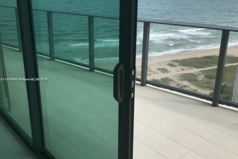 Condo in Pompano Beach, Florida, 3 bedrooms  № 1981195 - photo 14