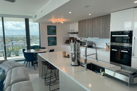 Condo in Pompano Beach, Florida, 3 bedrooms  № 1981195 - photo 4