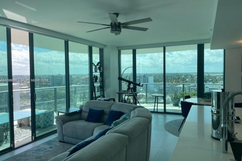 Condo in Pompano Beach, Florida, 3 bedrooms  № 1981195 - photo 6