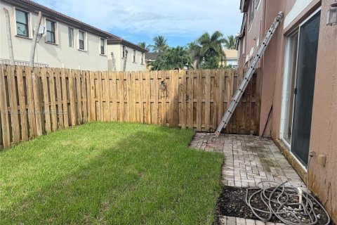 Touwnhouse à louer à Miami, Floride: 3 chambres, 155.89 m2 № 1931140 - photo 3