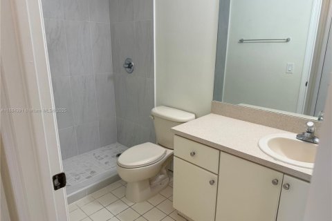 Touwnhouse à louer à Miami, Floride: 3 chambres, 155.89 m2 № 1931140 - photo 16