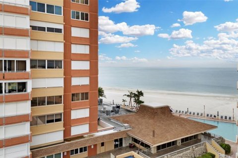 Снять в аренду кондоминиум в Редингтон-Шорс, Флорида 4 комнаты, 123.56м2, № 1797787 - фото 2