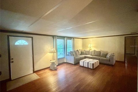 House in Titusville, Florida 4 bedrooms, 209.03 sq.m. № 1911434 - photo 7
