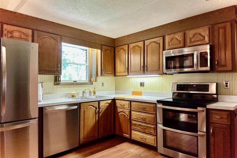House in Titusville, Florida 4 bedrooms, 209.03 sq.m. № 1911434 - photo 3